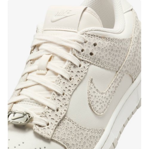 Nike Dunk Low Premium