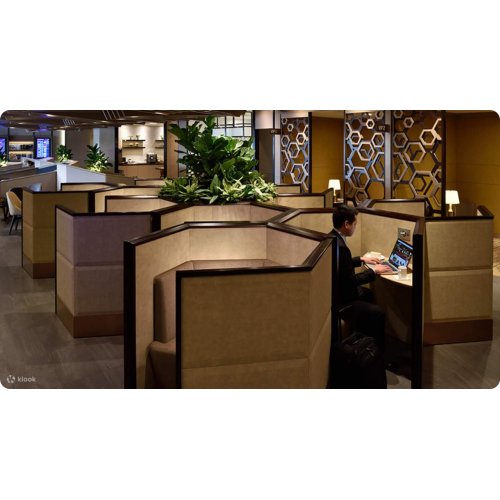  Singapore Changi Airport Lounge Service by Plaza Premium 