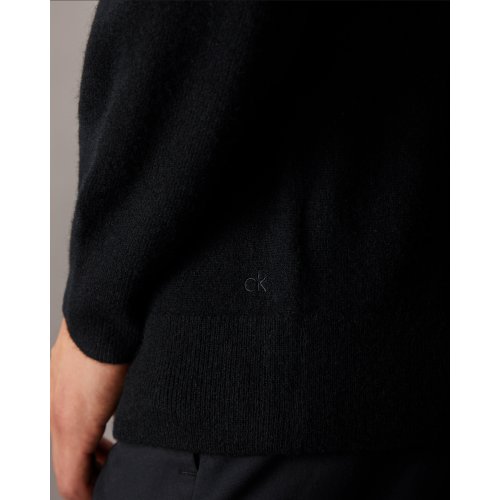 Classic Cashmere Crewneck Sweater