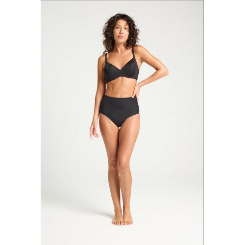  Sweat-Proof <span style='filter: blur(2.5px);'>***</span> 