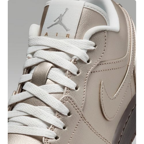 Air Jordan 1 Low SE Women's Shoes