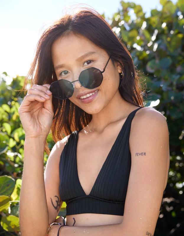 Aerie Movin' N Groovin' Sunglasses - Black, One Size 