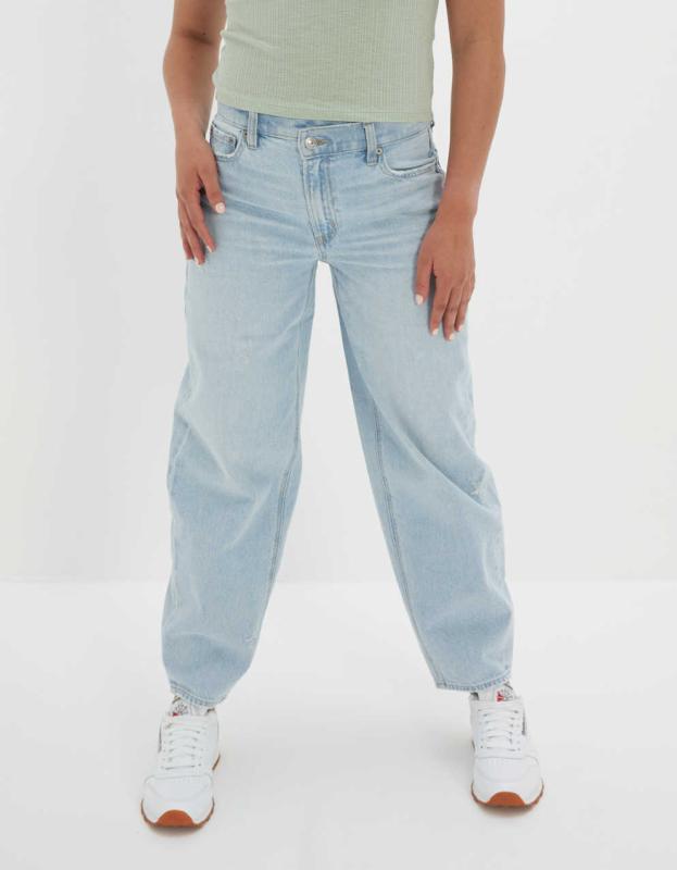 AE Balloon Jean - Light Tinted Wash, 2 