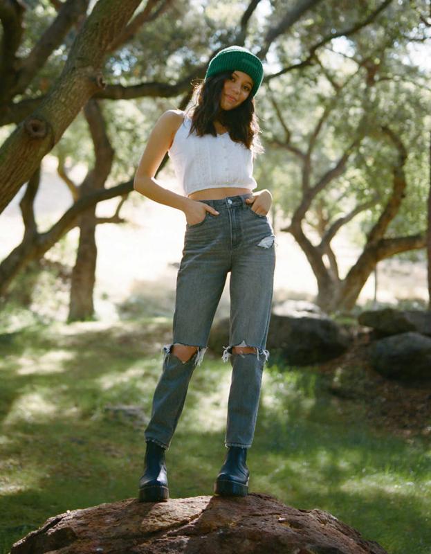 AE Ripped Mom Jean - Smoked Gray, 6 