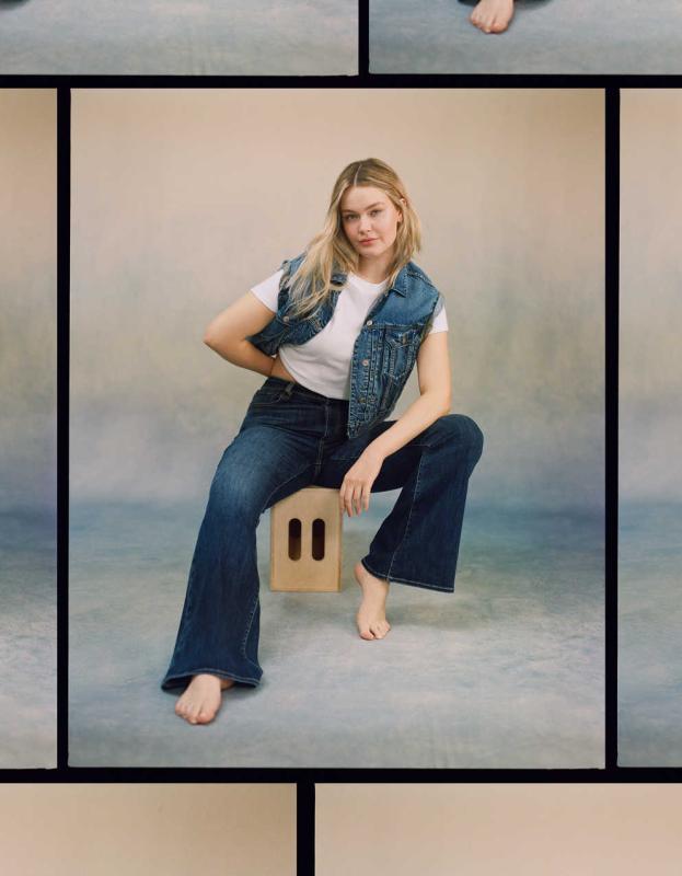 AE Next Level Super High-Waisted Flare Jean - Classic Medium, 12 