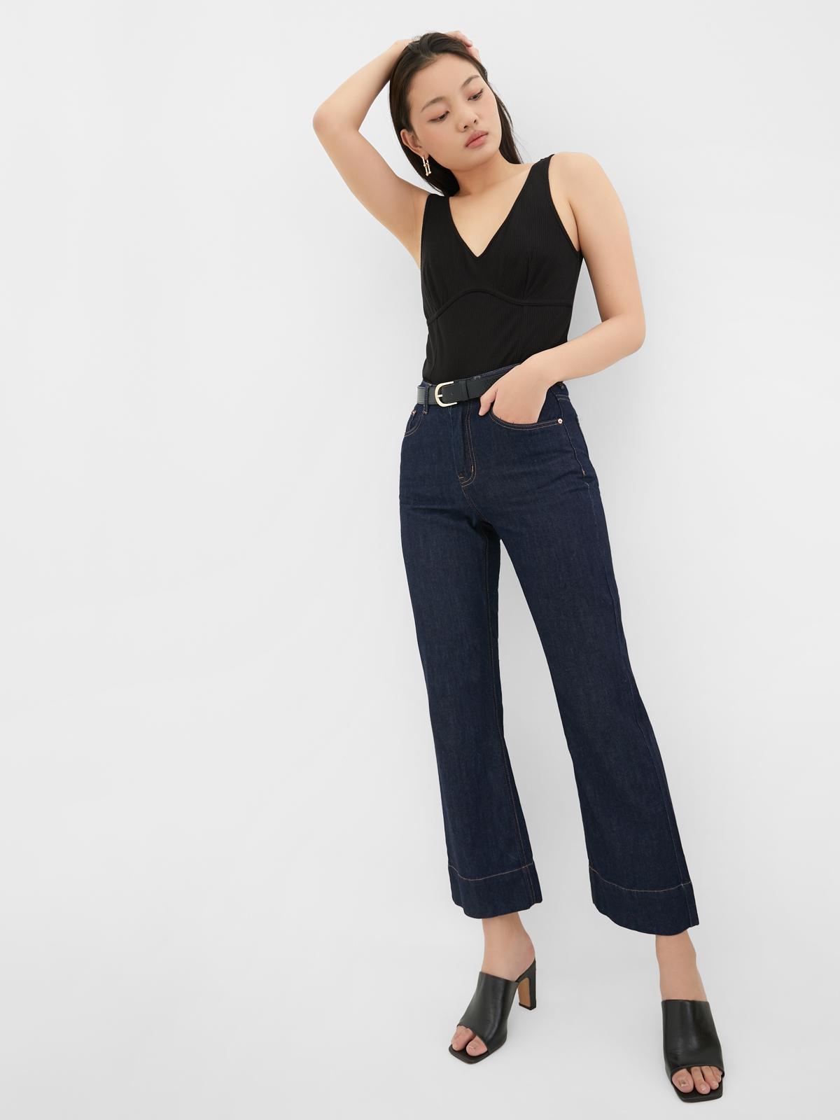 Filagen V Neck Tank Top - Black