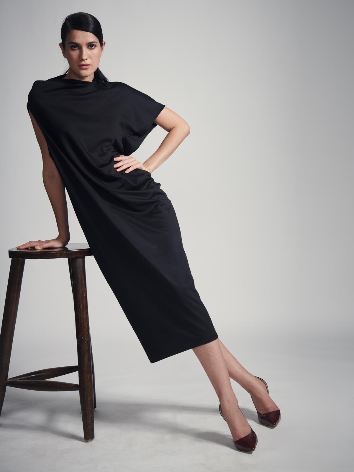 Single Drop Shoulder Dress - Black