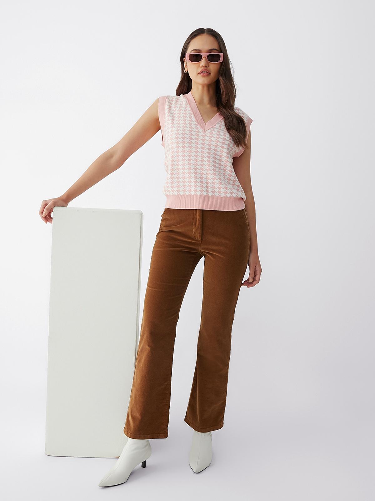 V Neck Sleeveless Vest - White/Pink