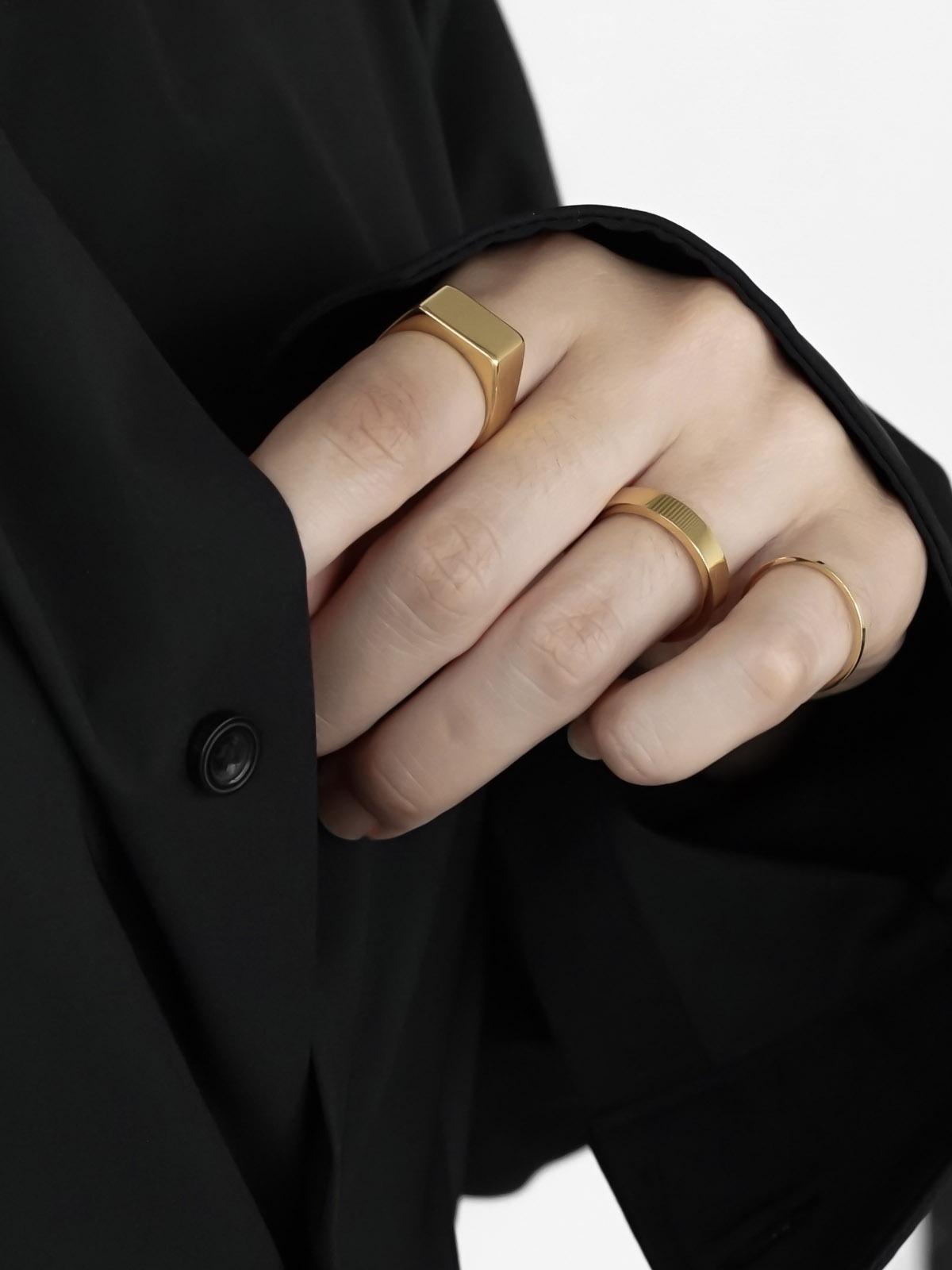 18K Gold Titanium Square Ring - Gold