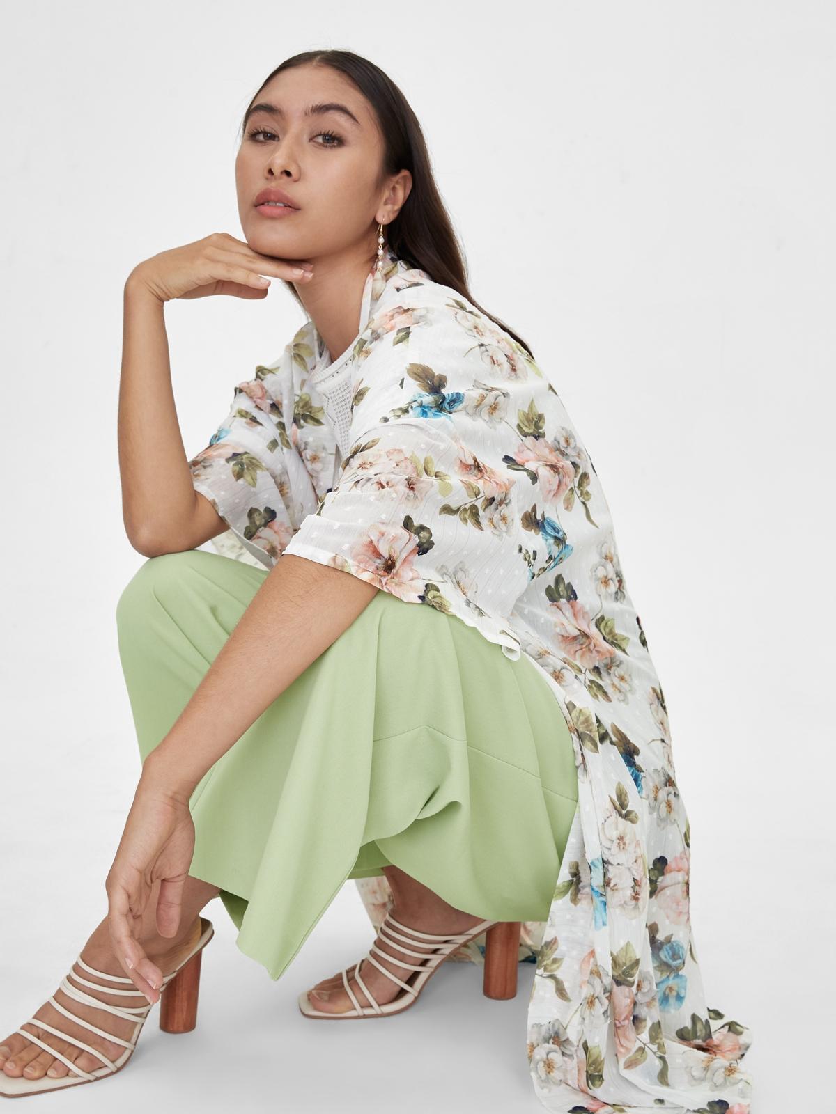 Loose Bold Floral Kimono - White