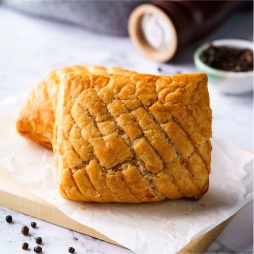 Enjoy 2 Black Pepper Chicken Puff