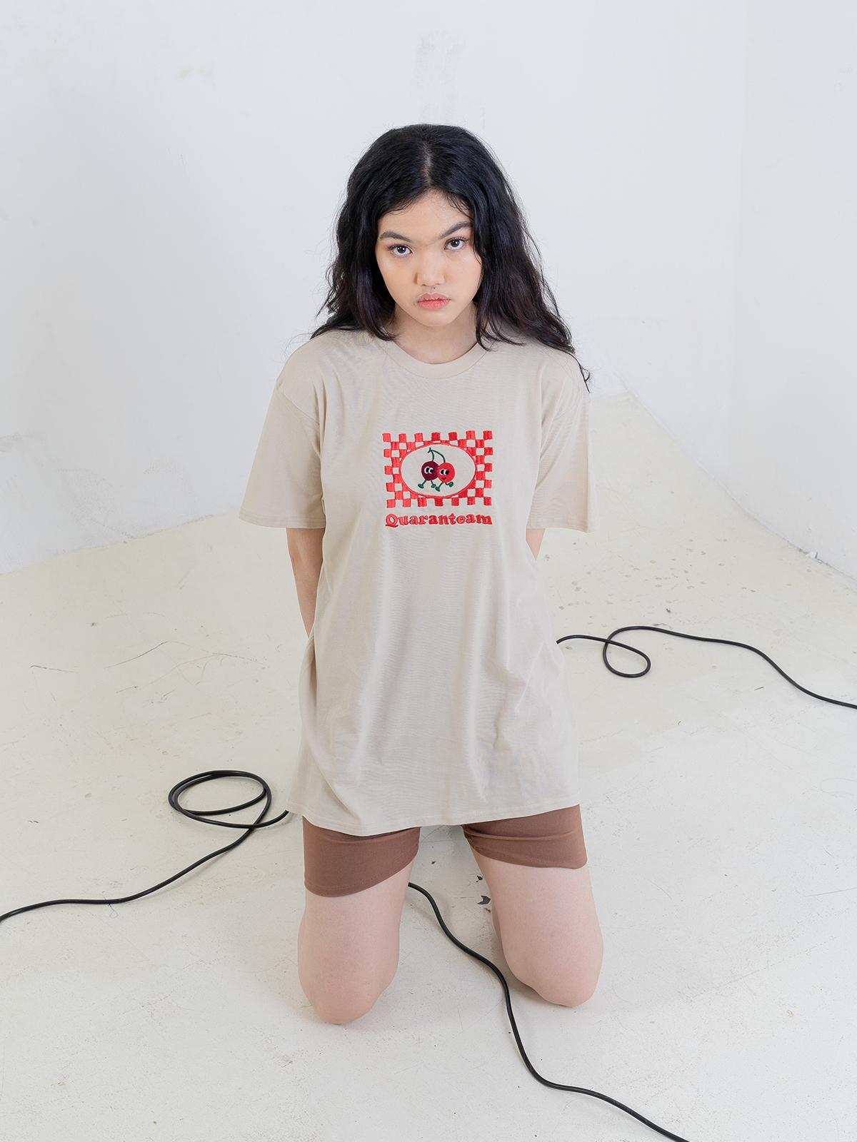 Quaranteam Embroidery Shirt - Cream