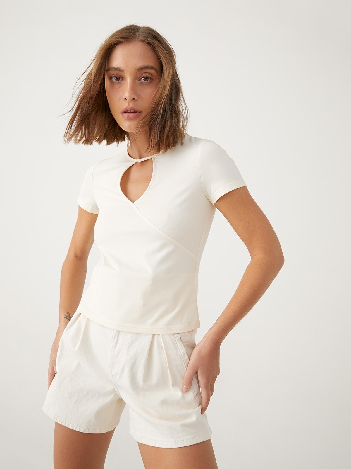 Cut Out Keyhole Neck Tee - Cream