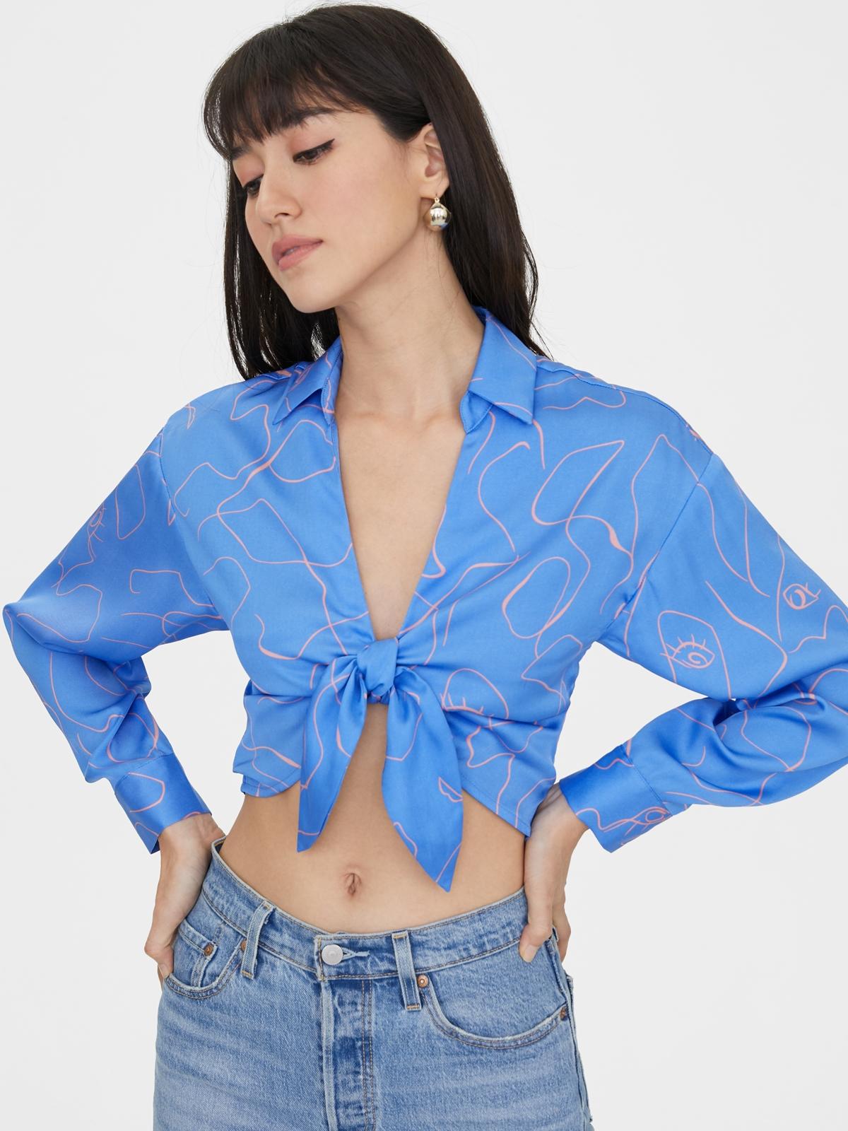Abstract Face Print Knotted Shirt - Blue