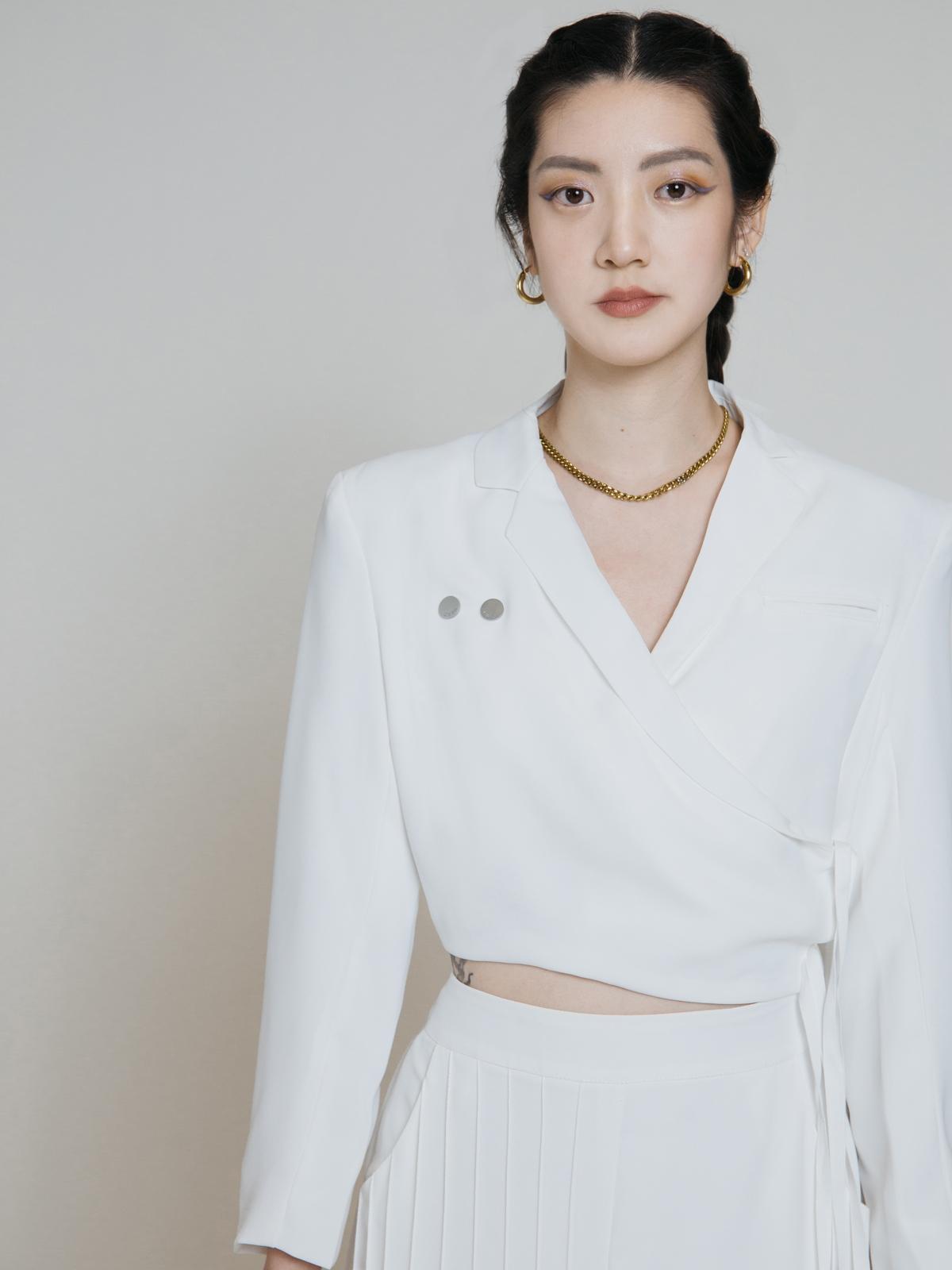 Nala Crop Blazer - White