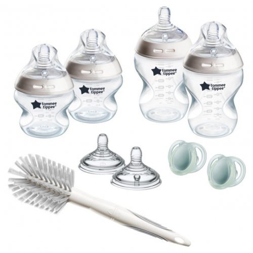 Tommee Tippee Natural Start Newborn Starter Set, Slow & Medium-Flow, Mixed Sizes