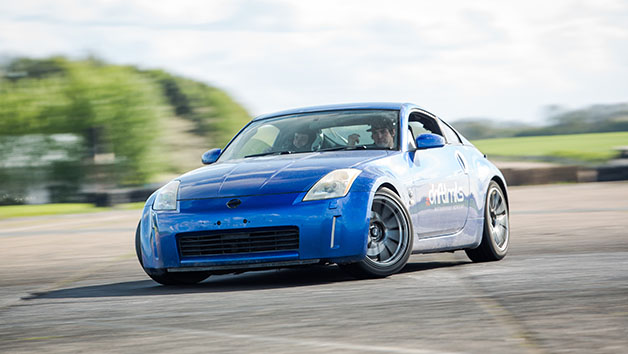 20 Lap BMW vs 350Z Driving Experience with Drift Limits