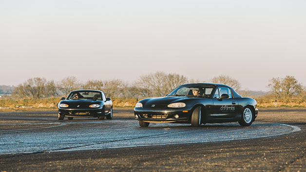 36 Lap MX5 vs BMW Driving Experience with Drift Limits