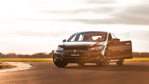 12 Lap Tesla Model S P90d Driving Experience for One