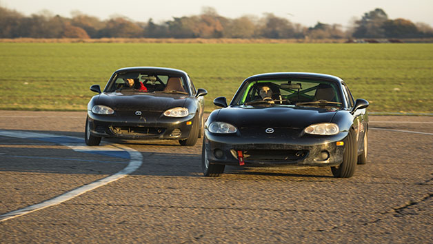 12 Lap MX5 vs BMW Driving Experience with Drift Limits